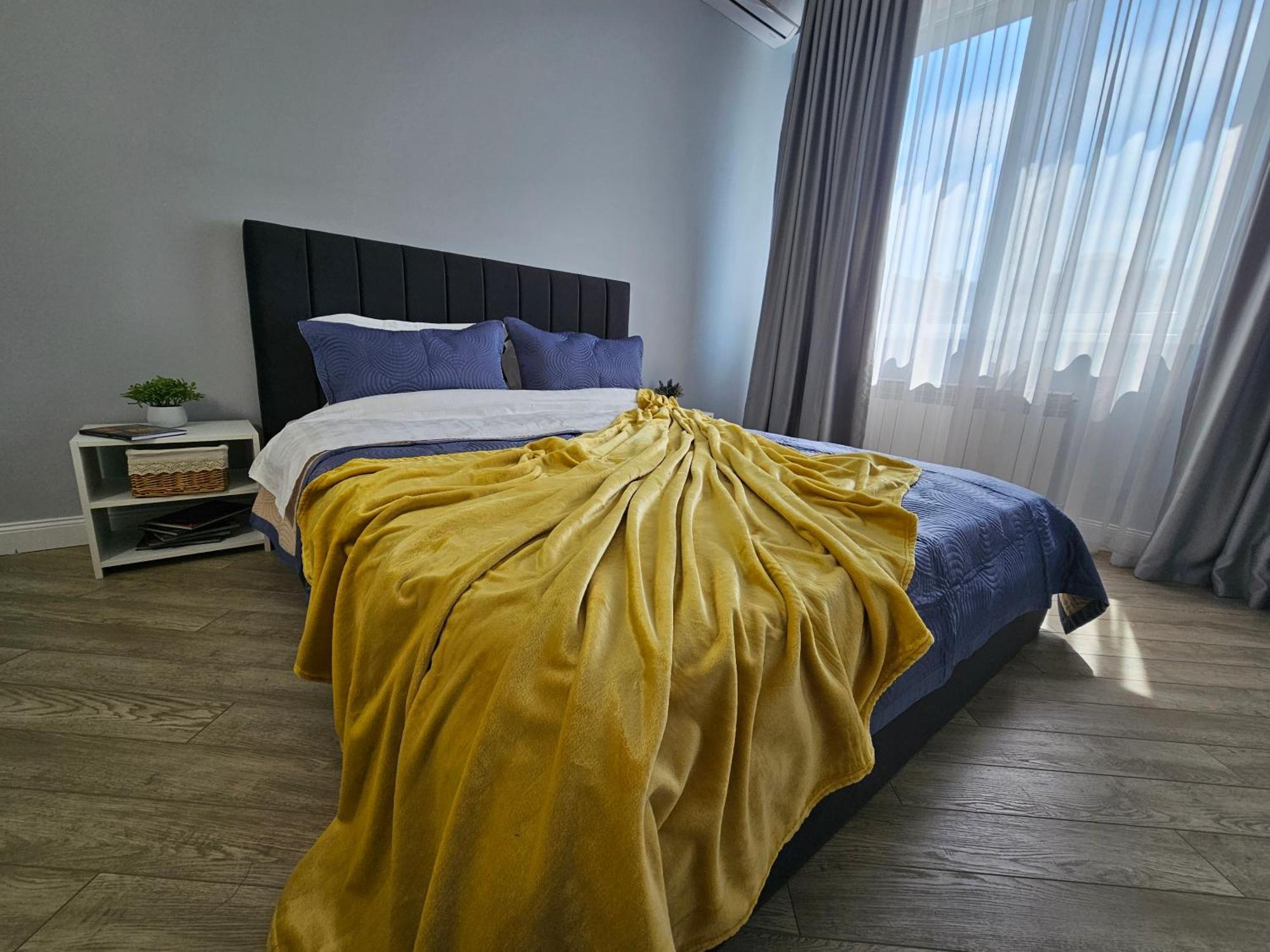 3 Room Gagarin Park Residential Complex Near Mega Shopping Mall Almaty Exterior foto