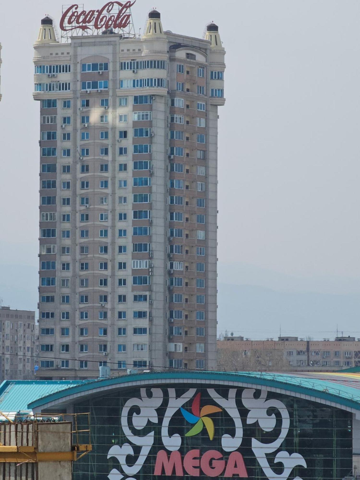 3 Room Gagarin Park Residential Complex Near Mega Shopping Mall Almaty Exterior foto