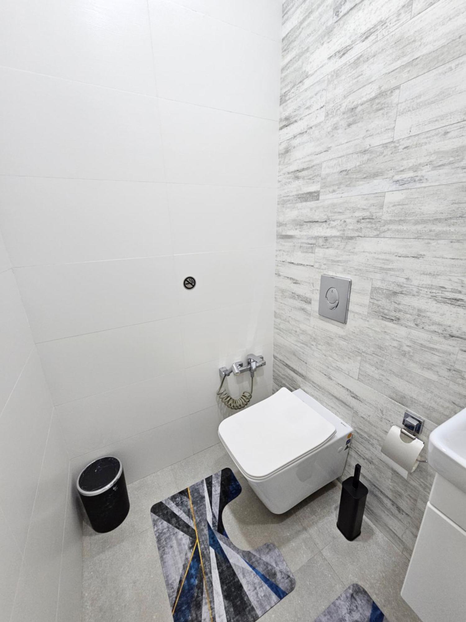 3 Room Gagarin Park Residential Complex Near Mega Shopping Mall Almaty Exterior foto