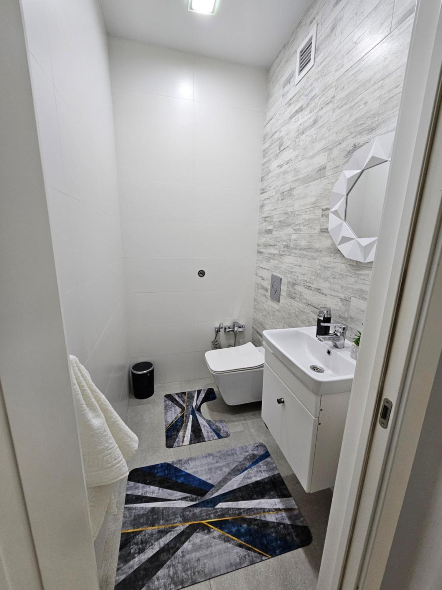 3 Room Gagarin Park Residential Complex Near Mega Shopping Mall Almaty Exterior foto