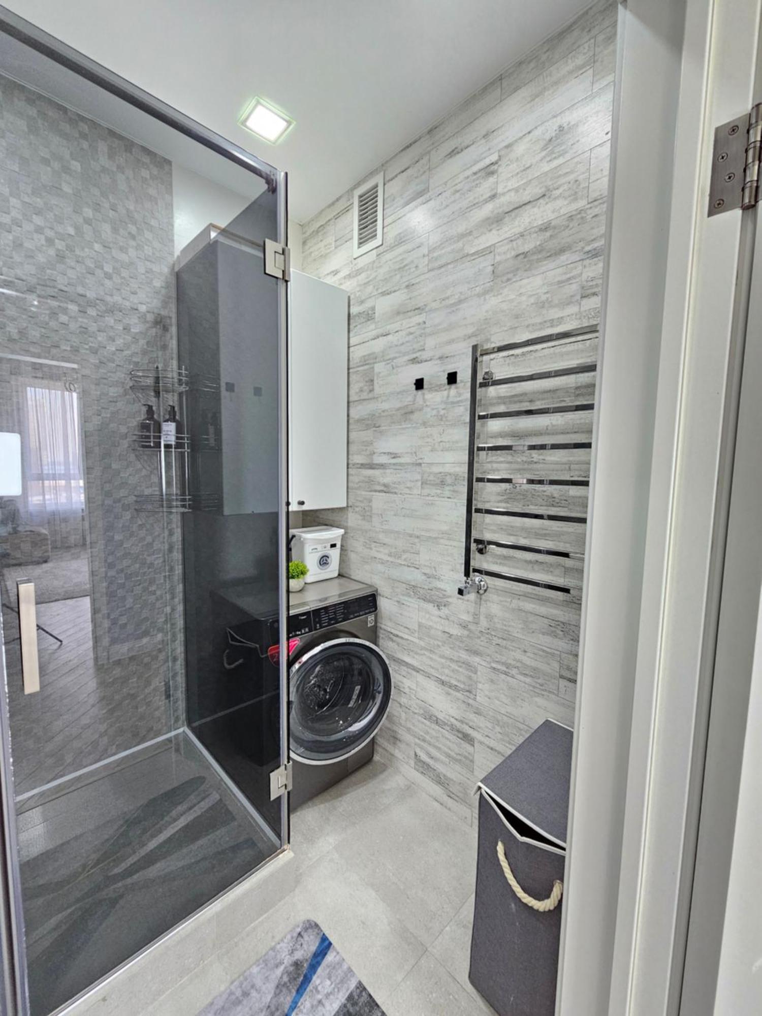 3 Room Gagarin Park Residential Complex Near Mega Shopping Mall Almaty Exterior foto